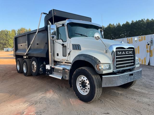 Image of Mack Granite equipment image 2