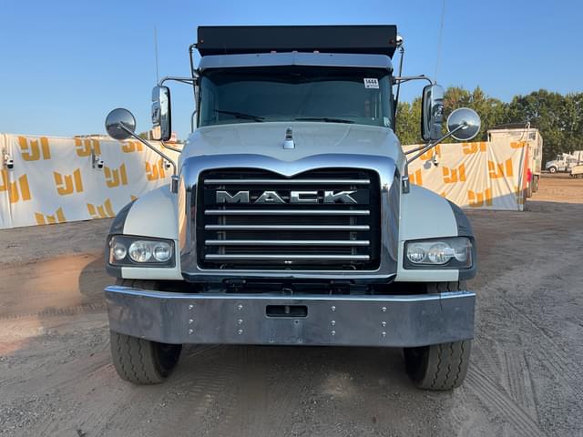 Image of Mack Granite equipment image 1