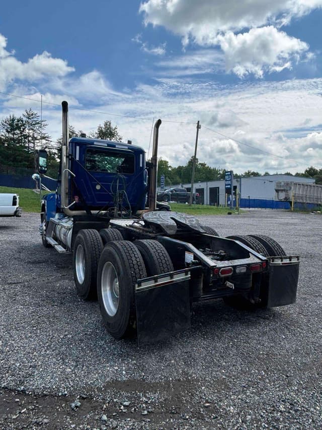 Image of Mack Pinnacle equipment image 3