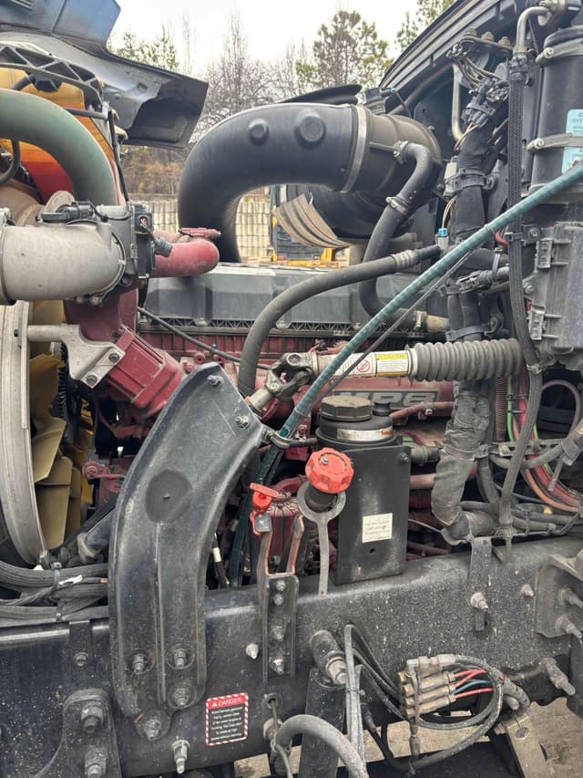 Image of Mack Pinnacle equipment image 2