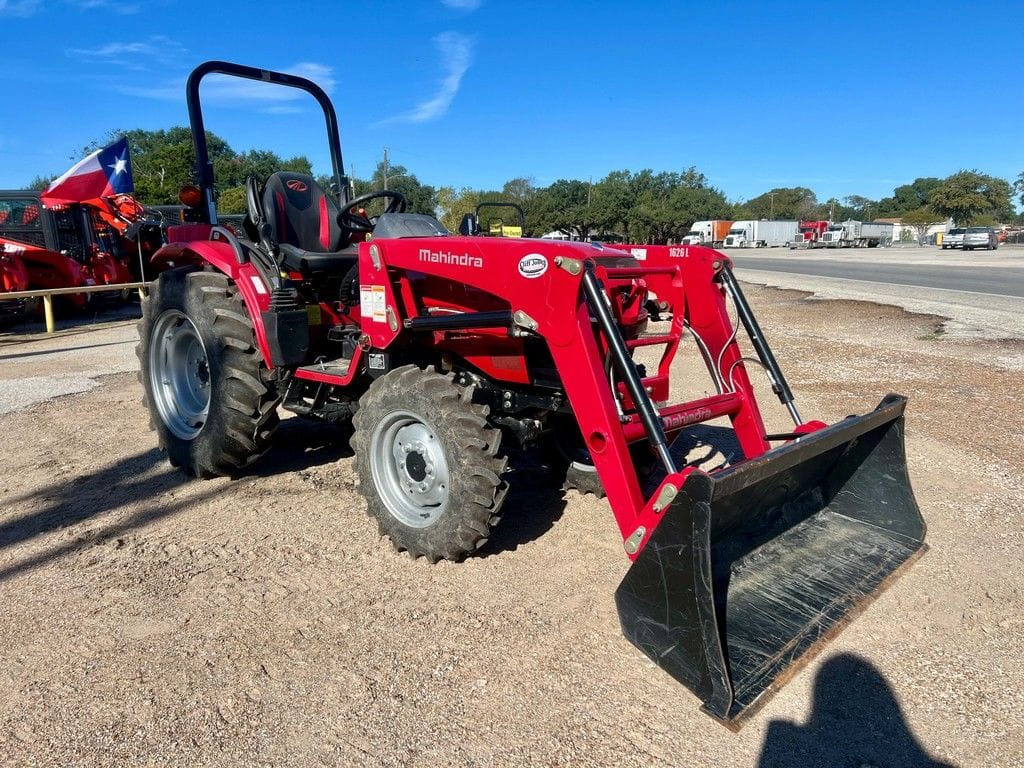 Main image Mahindra 1626 SST