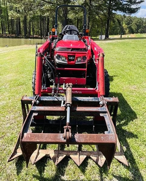 Image of Mahindra 1626 equipment image 1