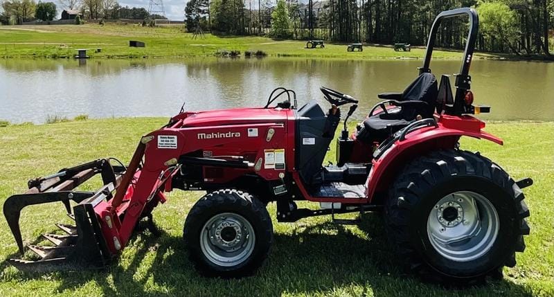 2021 Mahindra 1626 Equipment Image0
