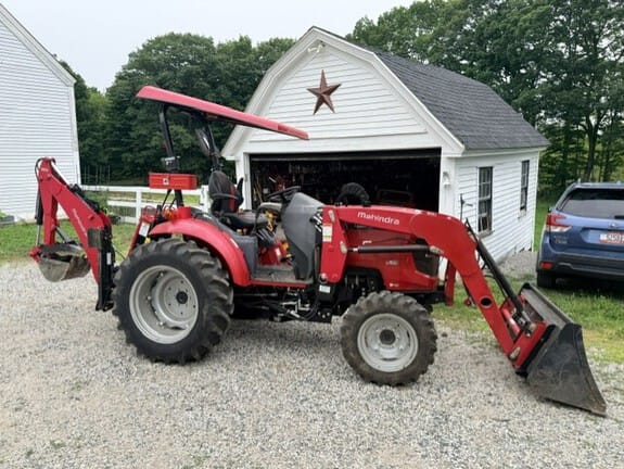 2021 Mahindra 1635 Equipment Image0