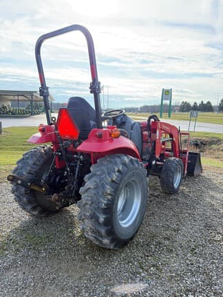 Image of Mahindra 1635 equipment image 1