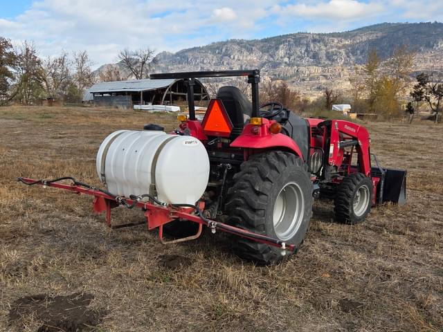 Image of Mahindra 1640 equipment image 4