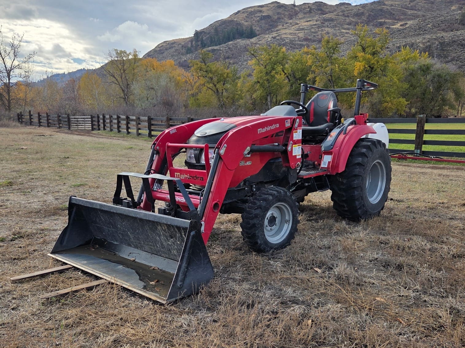 Main image Mahindra 1640