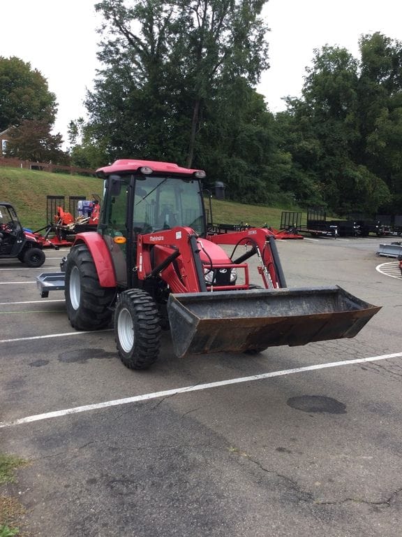 2021 Mahindra 2670 Equipment Image0