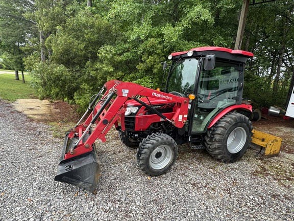 2021 Mahindra 2638 Equipment Image0