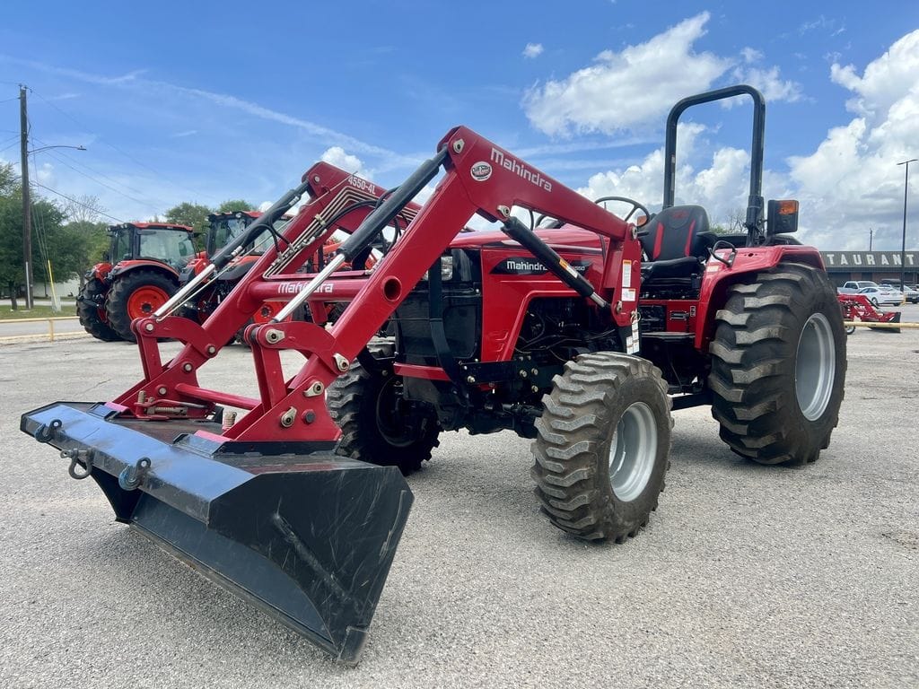 2021 Mahindra 4550 Equipment Image0