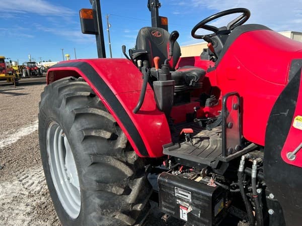 Image of Mahindra 6075 equipment image 4