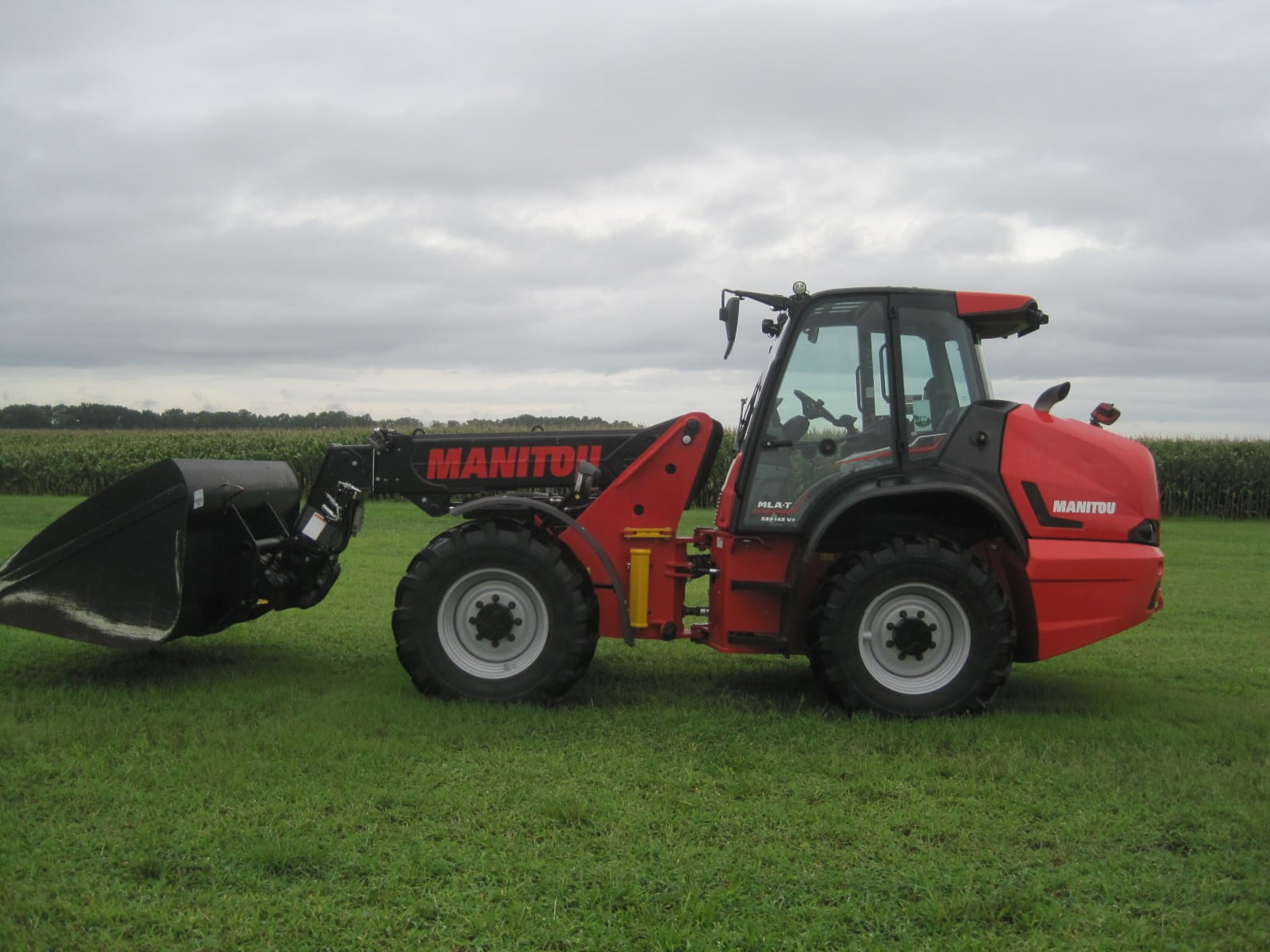 2021 Manitou MLA-T 533 Equipment Image0