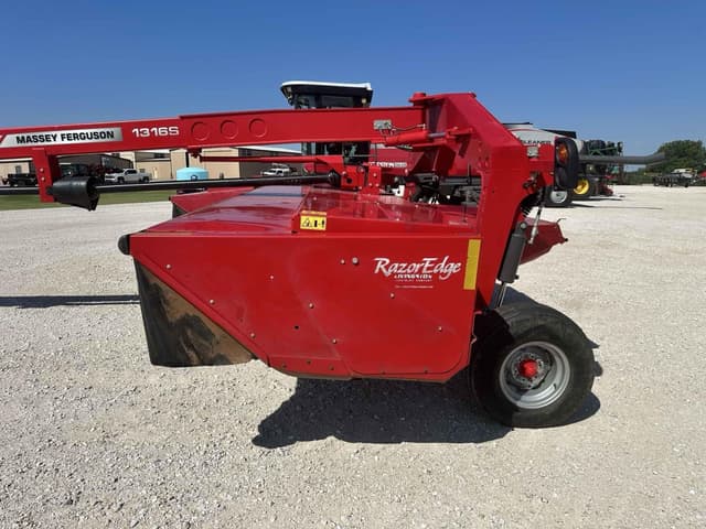 Image of Massey Ferguson 1316S equipment image 3