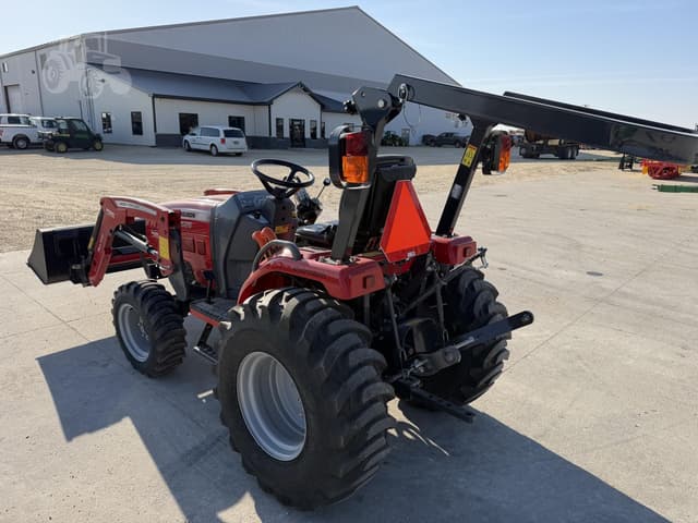 Image of Massey Ferguson 1526 equipment image 4