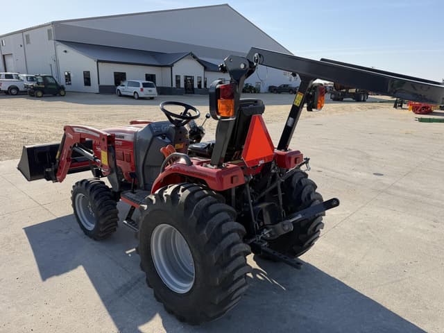 Image of Massey Ferguson 1526 equipment image 4