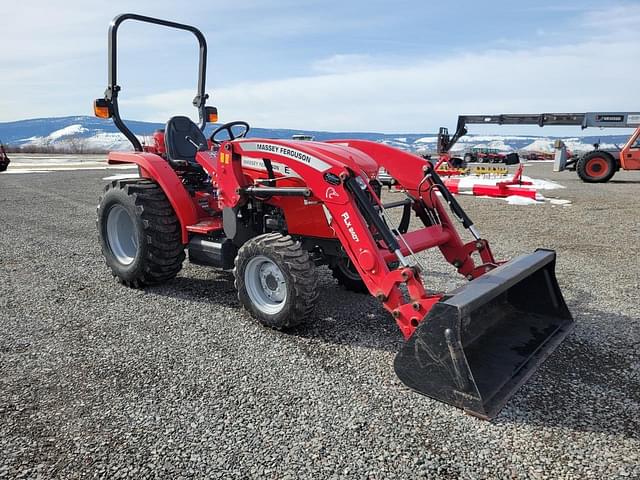 Image of Massey Ferguson 1825E equipment image 1