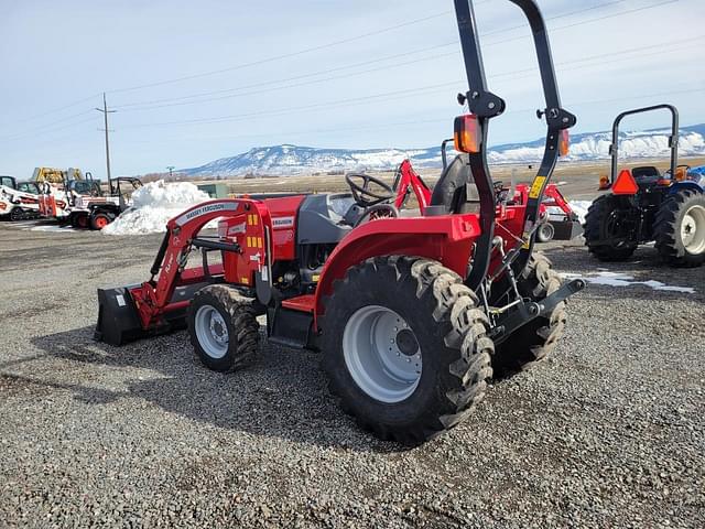 Image of Massey Ferguson 1825E equipment image 3