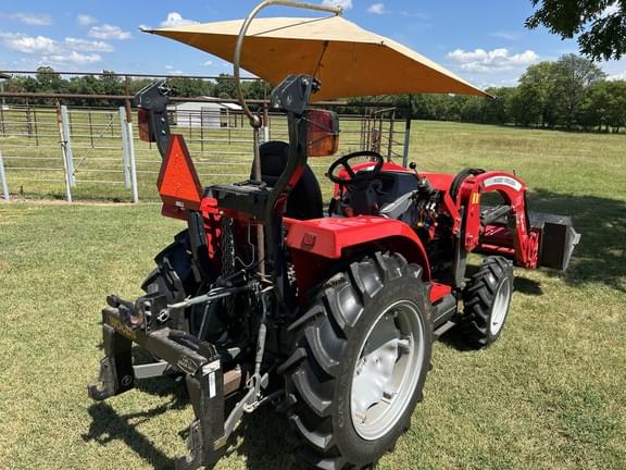 Image of Massey Ferguson 1825E equipment image 4