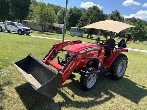 Image of Massey Ferguson 1825E Primary image
