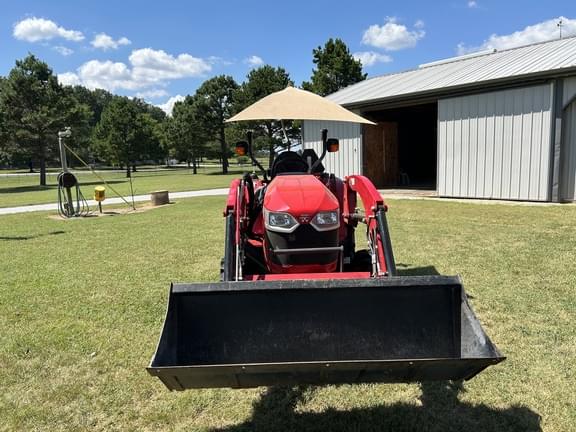 Image of Massey Ferguson 1825E equipment image 1