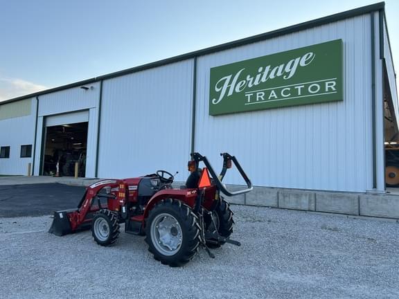 Image of Massey Ferguson 1825E equipment image 2