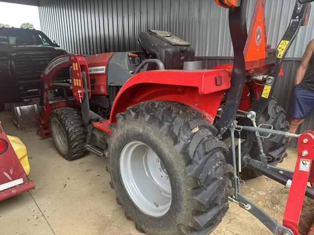Image of Massey Ferguson 1835E equipment image 3
