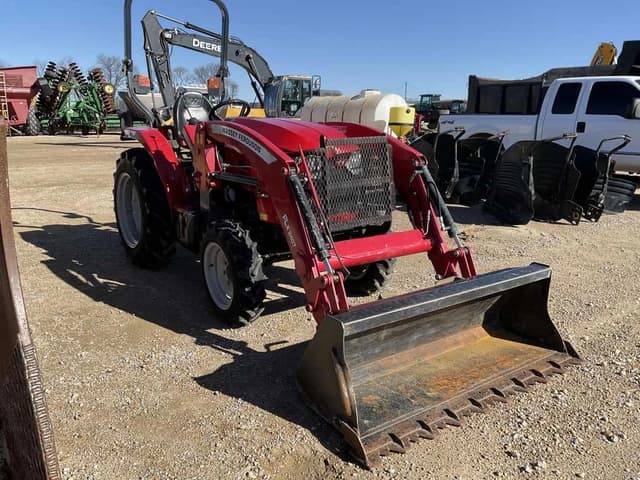 Image of Massey Ferguson 1835E equipment image 2