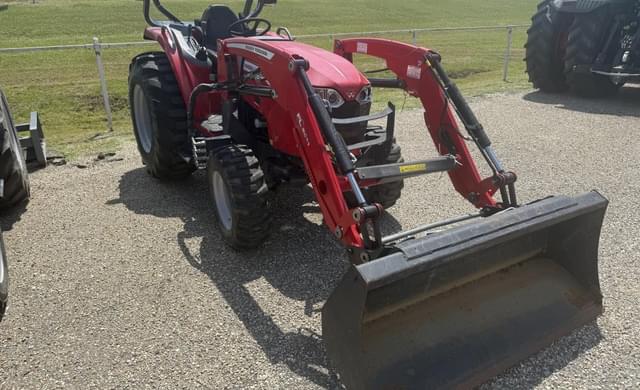 Image of Massey Ferguson 1835M equipment image 1