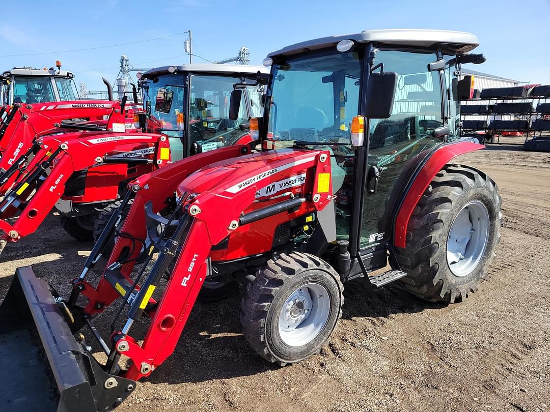 Image of Massey Ferguson 1835M Primary image