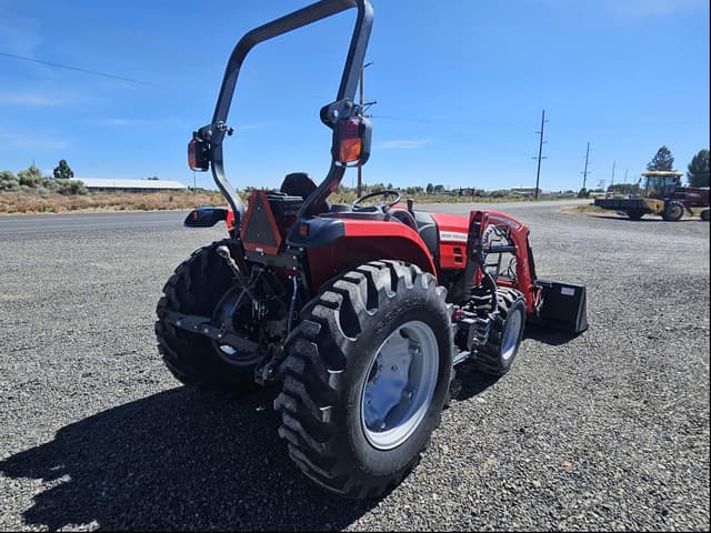 Image of Massey Ferguson 1835M equipment image 2