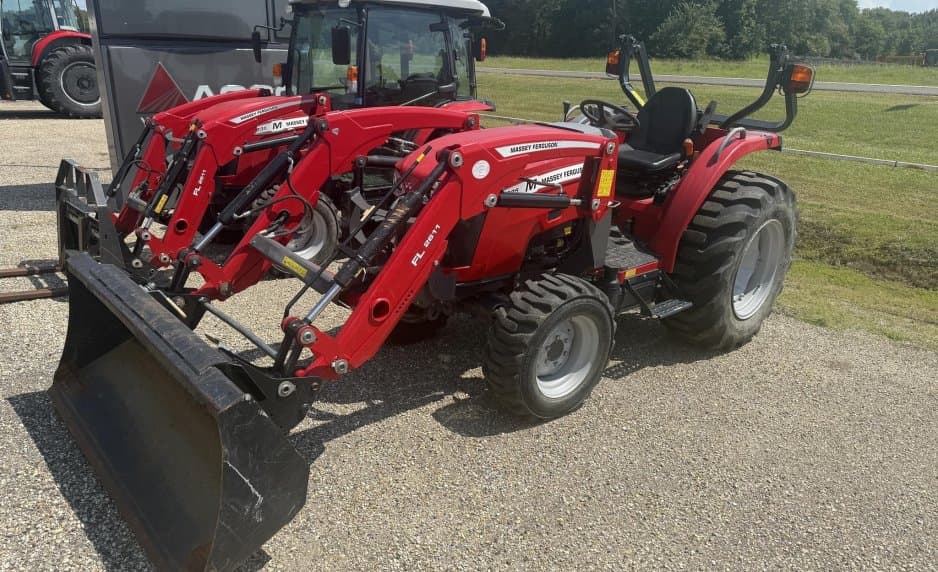 Image of Massey Ferguson 1835M Primary image