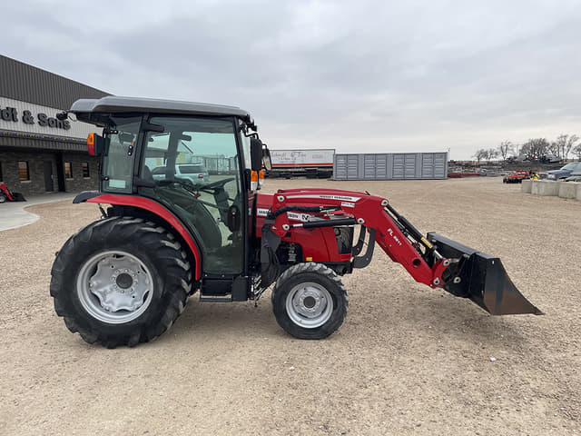 Image of Massey Ferguson 1835M equipment image 1