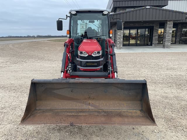 Image of Massey Ferguson 1835M equipment image 3