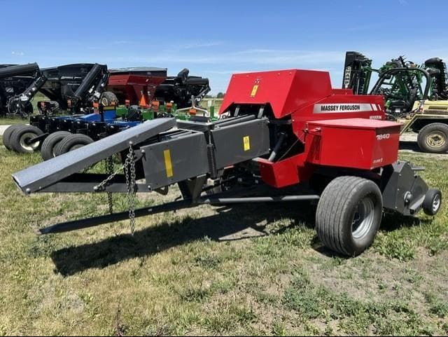 Image of Massey Ferguson 1840 equipment image 3