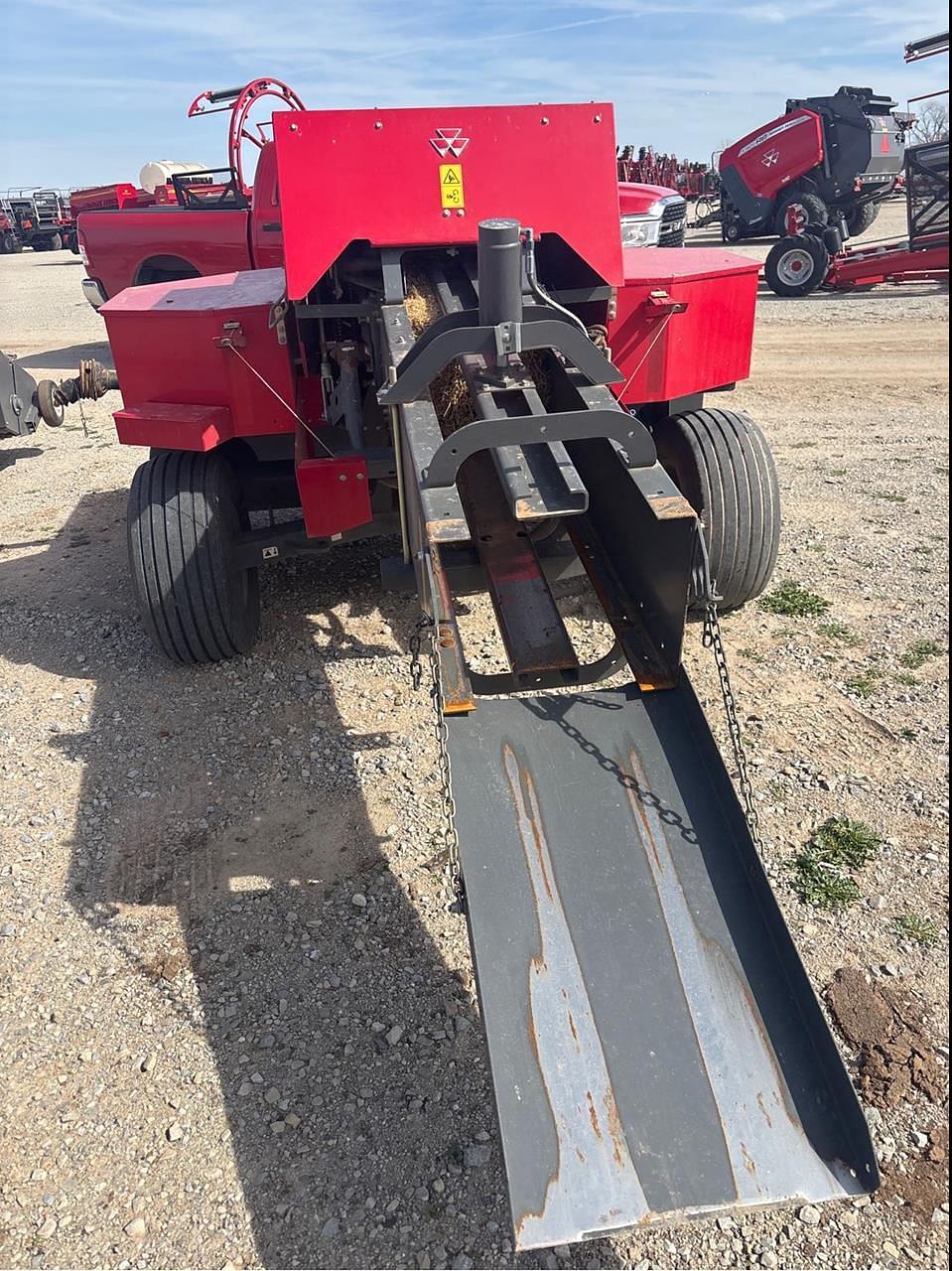 Image of Massey Ferguson 1840 Image 1
