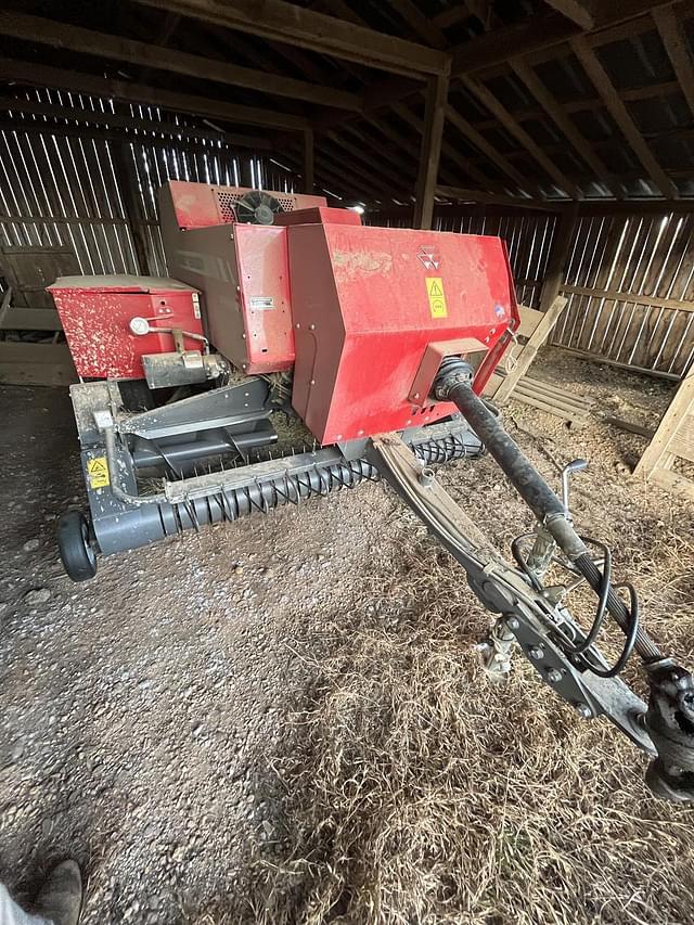 Image of Massey Ferguson 1840 equipment image 4