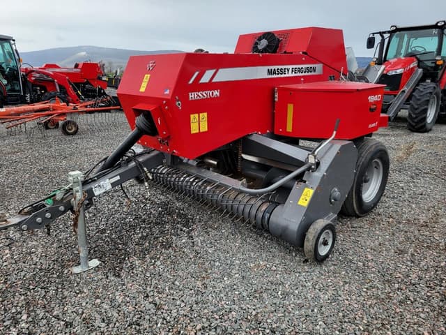 Image of Massey Ferguson 1840 equipment image 1