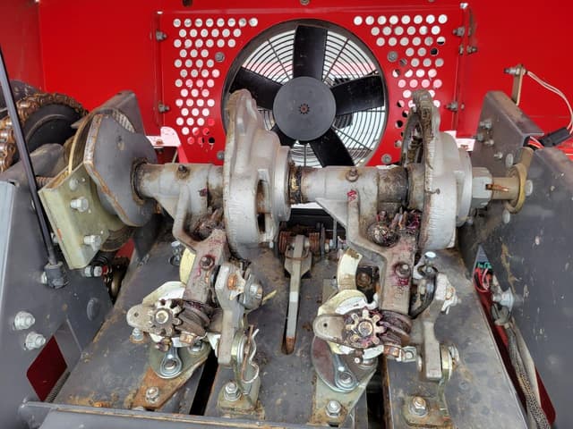 Image of Massey Ferguson 1840 equipment image 4