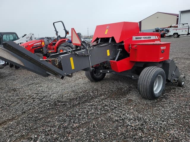 Image of Massey Ferguson 1840 equipment image 3