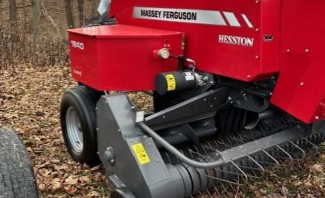 Image of Massey Ferguson 1840 equipment image 1