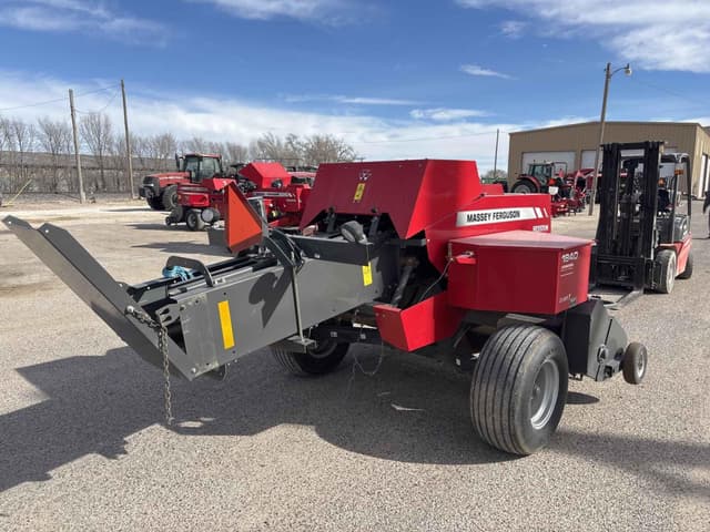 Image of Massey Ferguson 1840 equipment image 4