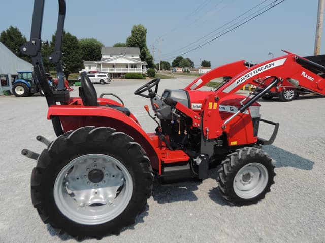 Image of Massey Ferguson 1840E equipment image 3