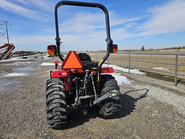 Image of Massey Ferguson 1840E equipment image 4