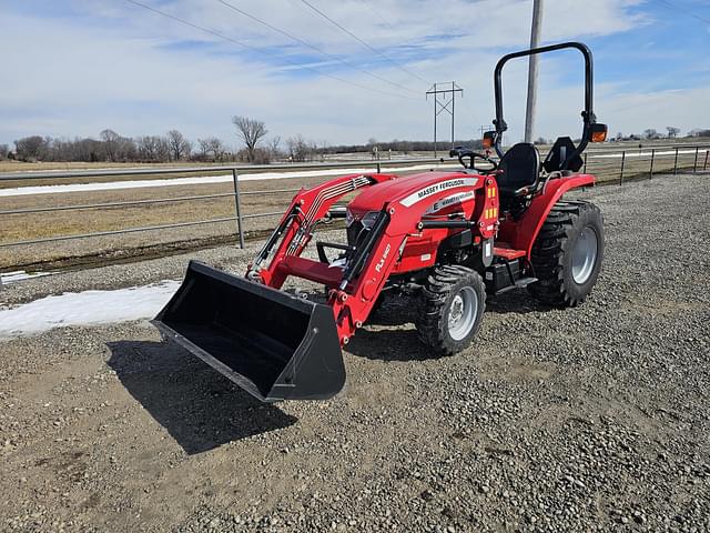 Image of Massey Ferguson 1840E equipment image 1