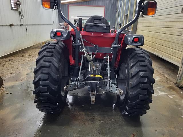 Image of Massey Ferguson 1840M equipment image 3