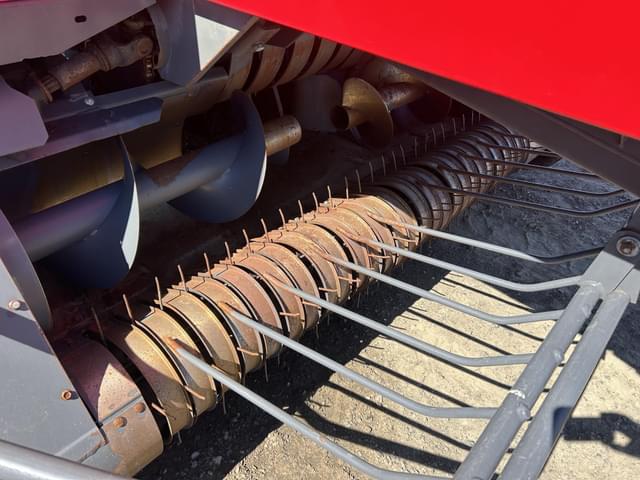 Image of Massey Ferguson 1844S equipment image 3