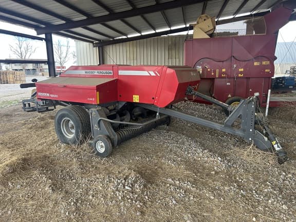 Image of Massey Ferguson 1844S equipment image 2