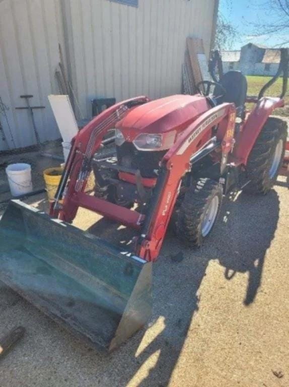 Main image Massey Ferguson 1825E