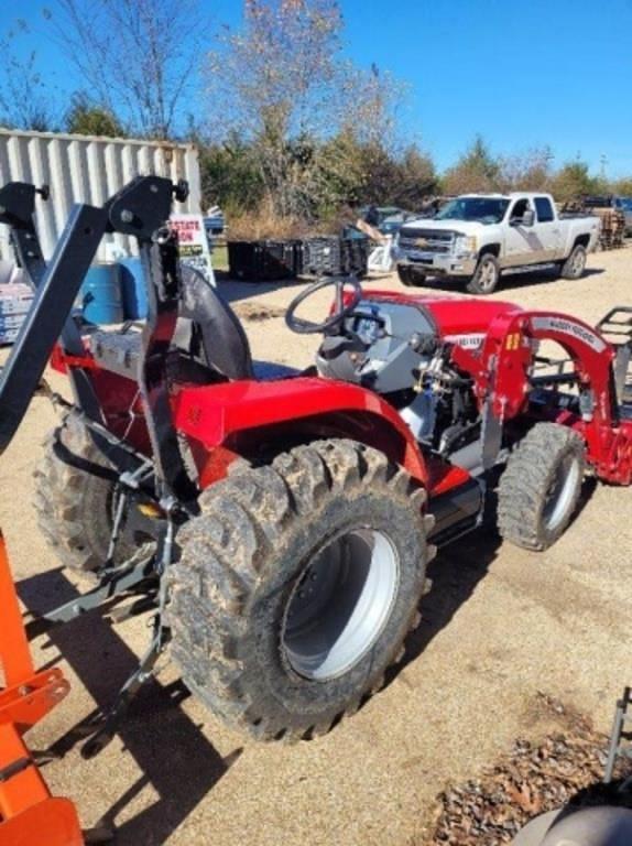 Image of Massey Ferguson 1825E Image 1