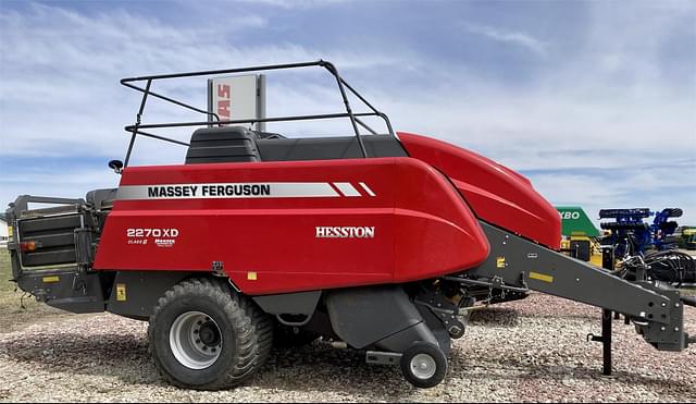 Image of Massey Ferguson 2270XD equipment image 2